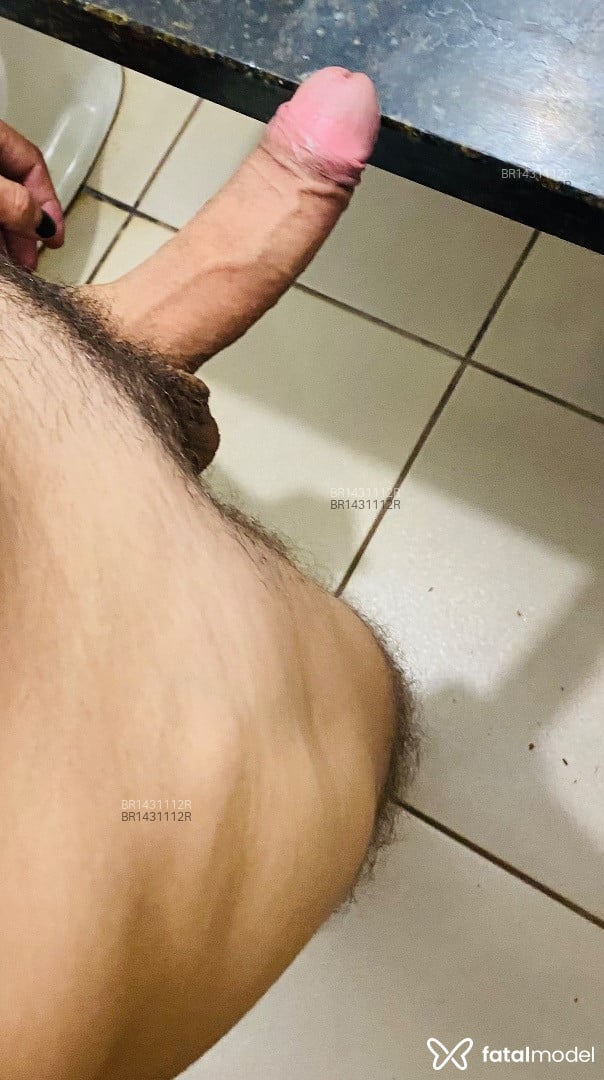 Acompanhante homem com cabelo castanho de olhos castanhos em Sorriso Acompanhante homem com cabelo castanho de olhos castanhos em Sorriso - Carlos Leal