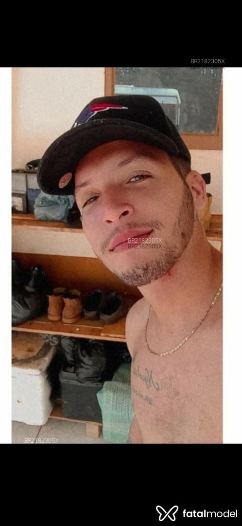 Acompanhante homem com cabelo castanho de olhos castanhos em Nova Xavantina Acompanhante homem com cabelo castanho de olhos castanhos em Nova Xavantina - Canella