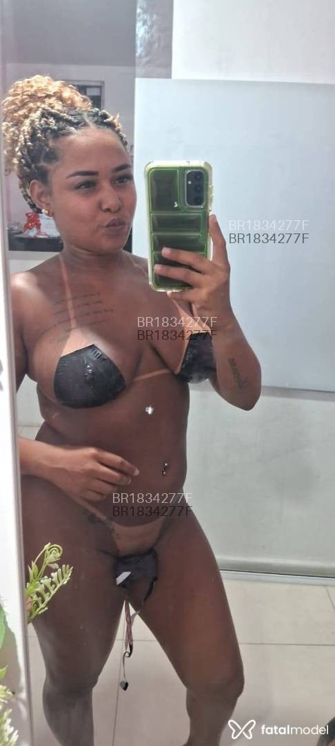 Acompanhante mulher morena (o) de olhos castanhos em Macaé - Paola