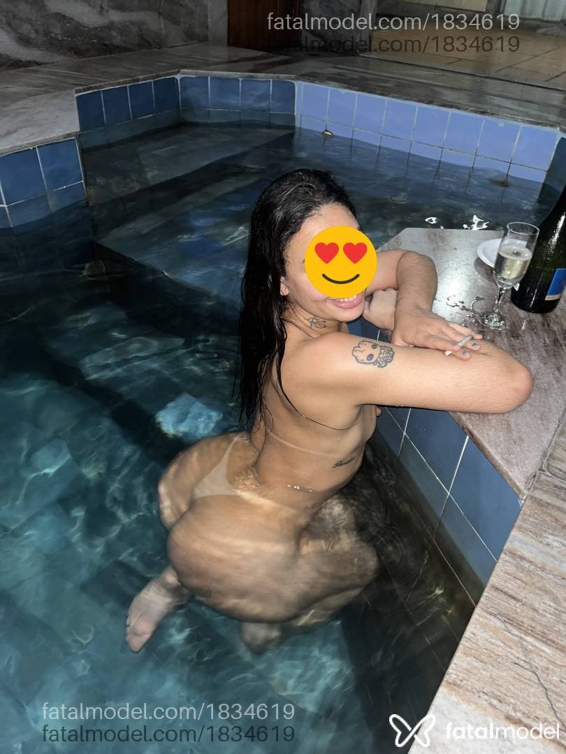 Acompanhante mulher morena (o) de olhos pretos - Kay