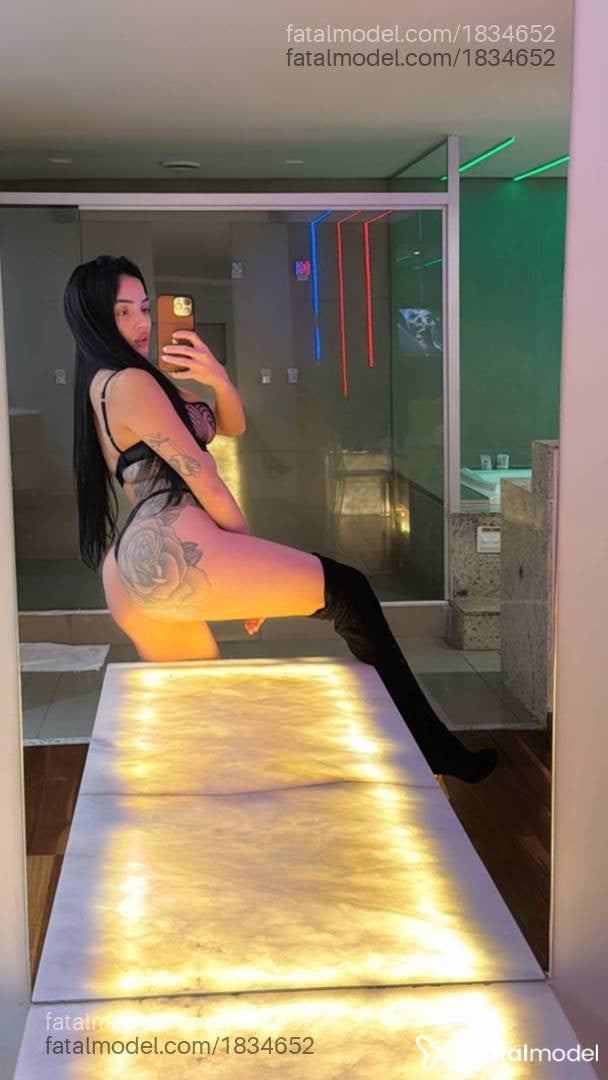 Acompanhante mulher com cabelo castanho de olhos mel em Belo Horizonte - Luana Garcia