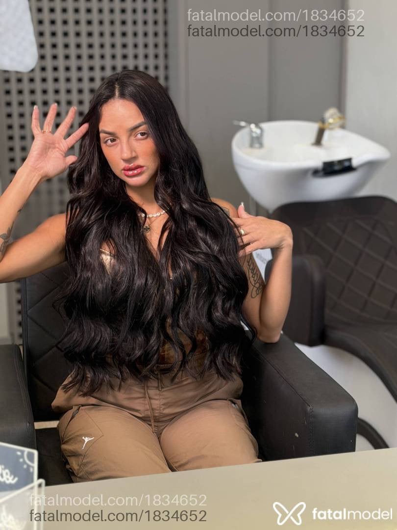 Acompanhante mulher com cabelo castanho de olhos mel em Belo Horizonte - Luana Garcia