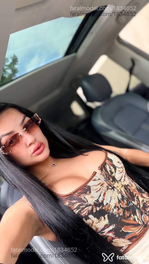 Acompanhante mulher com cabelo castanho de olhos mel - Luana Garcia