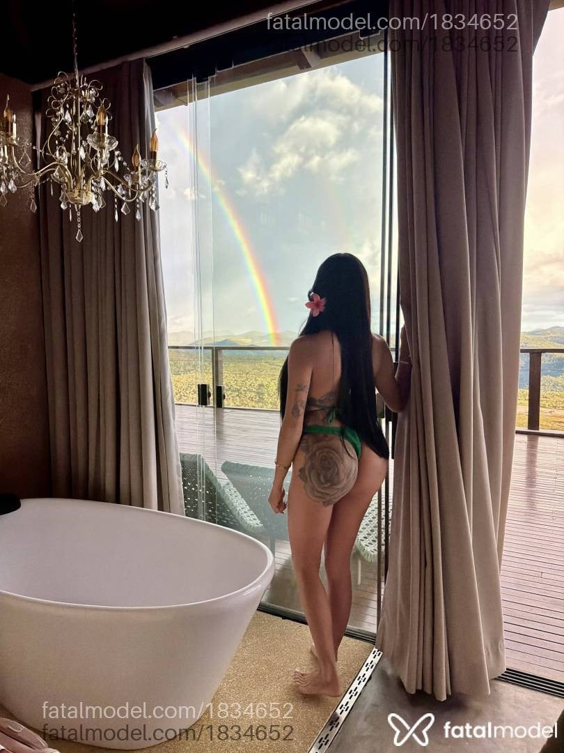 Acompanhante mulher com cabelo castanho de olhos mel em Belo Horizonte - Luana Garcia