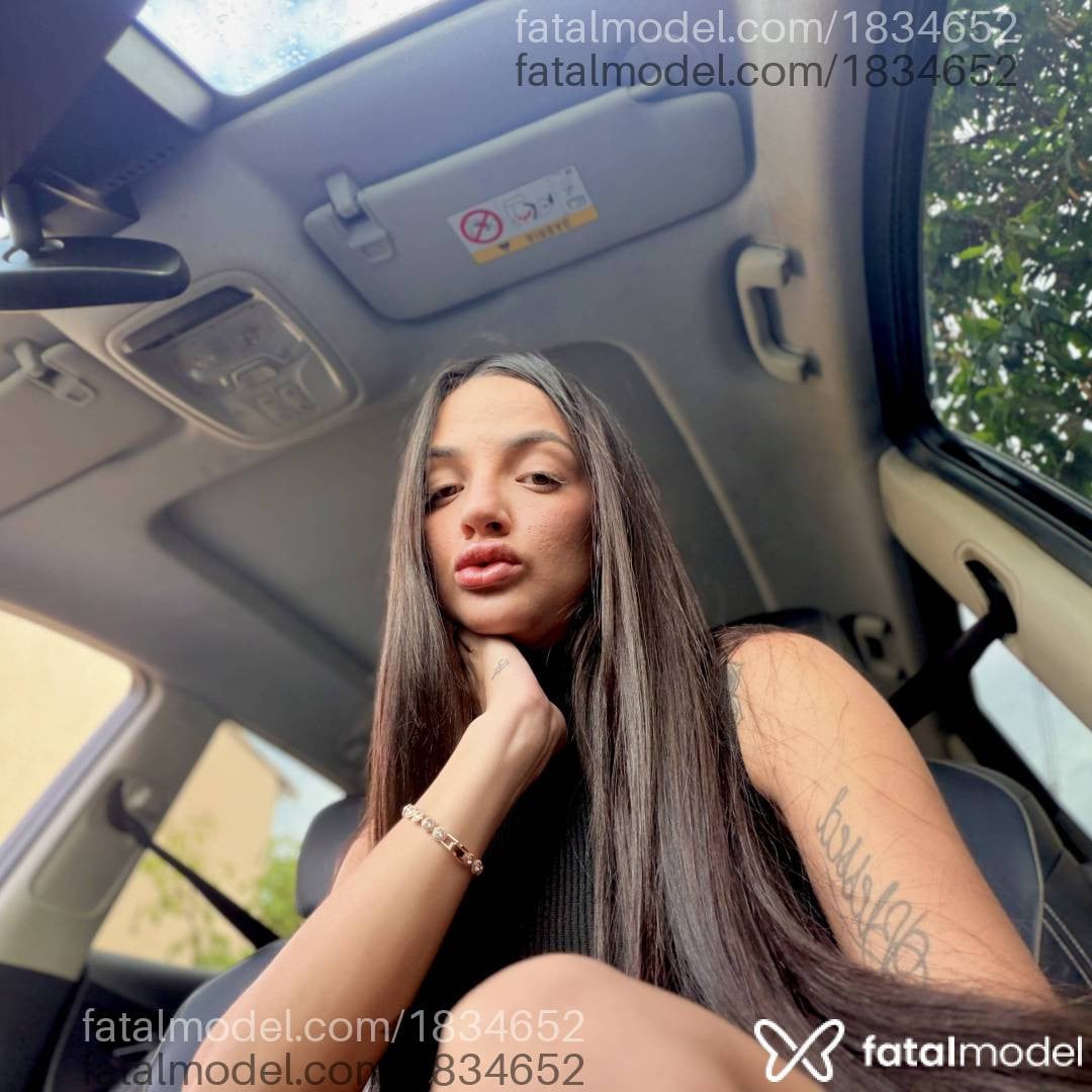 Acompanhante mulher com cabelo castanho de olhos mel em Belo Horizonte - Luana Garcia