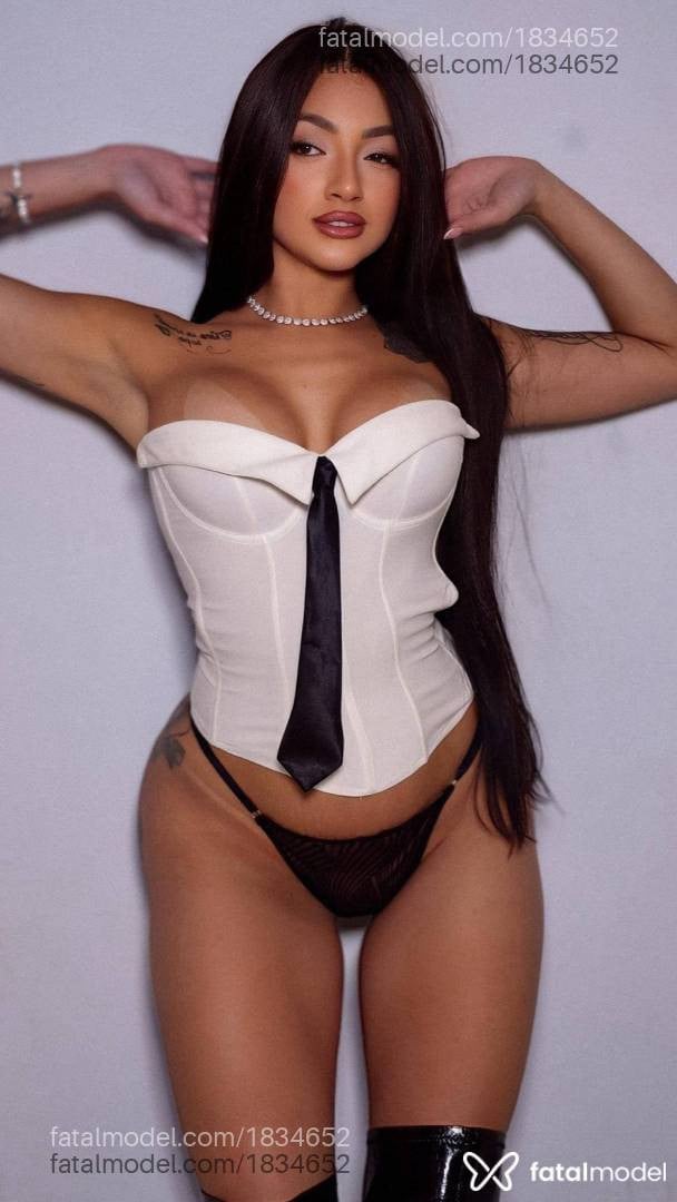 Acompanhante mulher com cabelo castanho de olhos mel - Luana Garcia