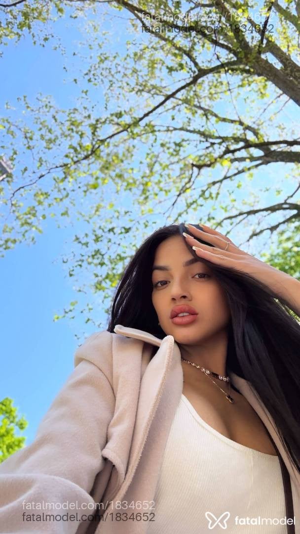 Acompanhante mulher com cabelo castanho de olhos mel em Belo Horizonte - Luana Garcia