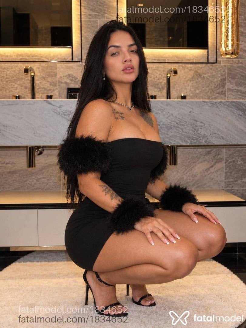 Acompanhante mulher com cabelo castanho de olhos mel - Luana Garcia