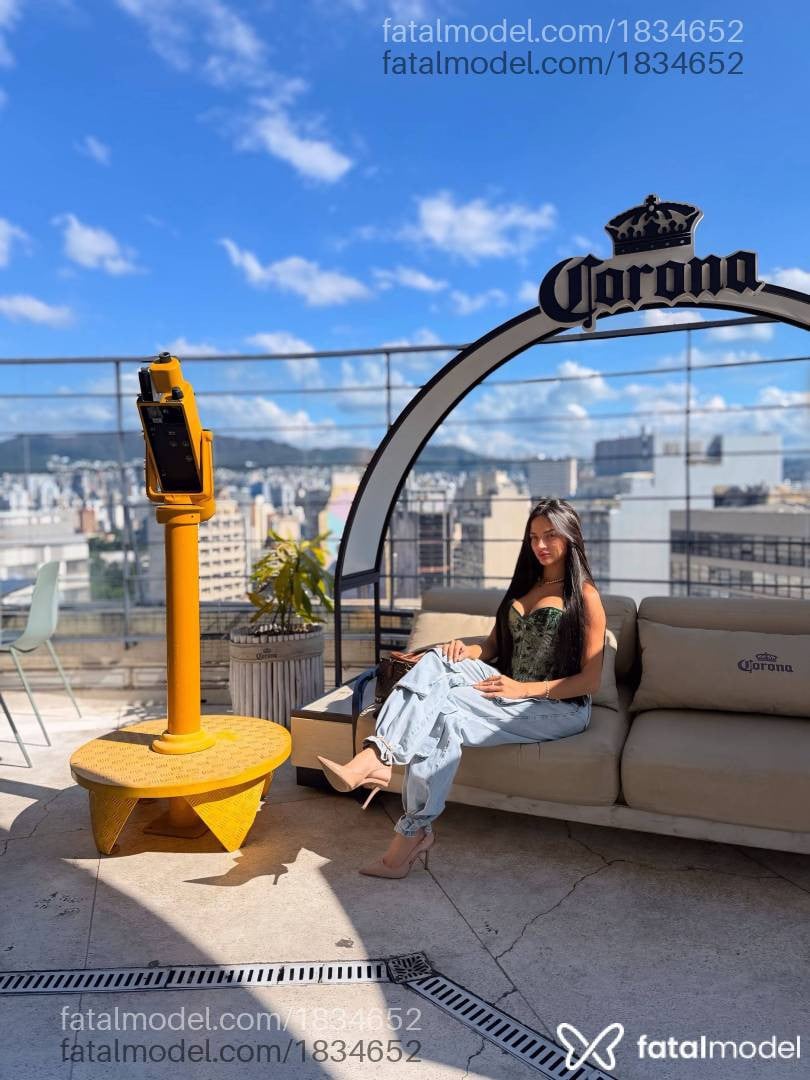 Acompanhante mulher com cabelo castanho de olhos mel em Belo Horizonte - Luana Garcia