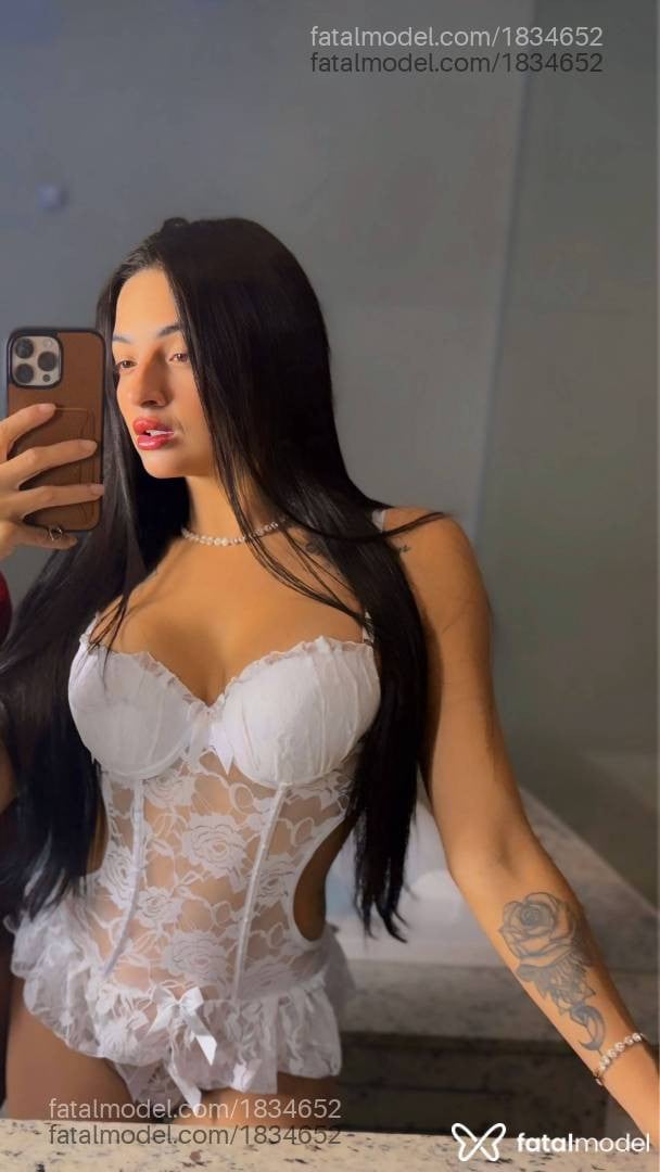 Acompanhante mulher com cabelo castanho de olhos mel em Belo Horizonte - Luana Garcia
