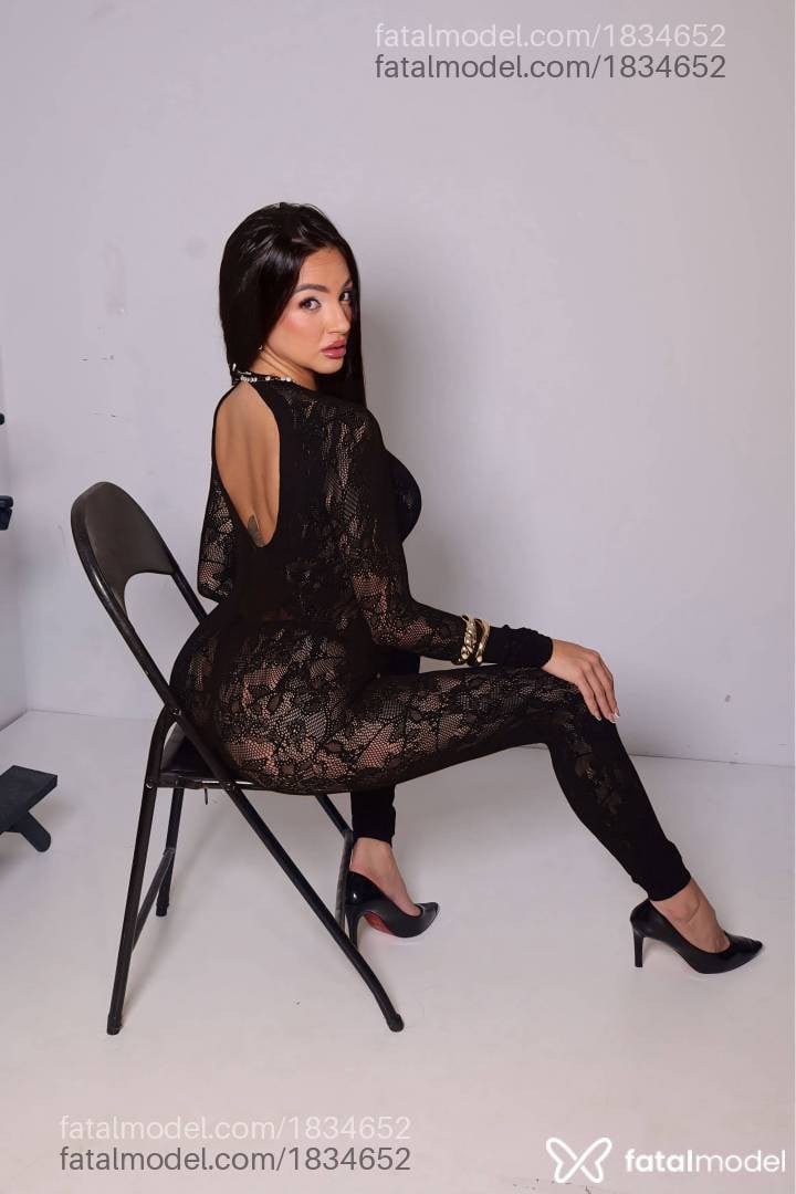 Acompanhante mulher com cabelo castanho de olhos mel - Luana Garcia
