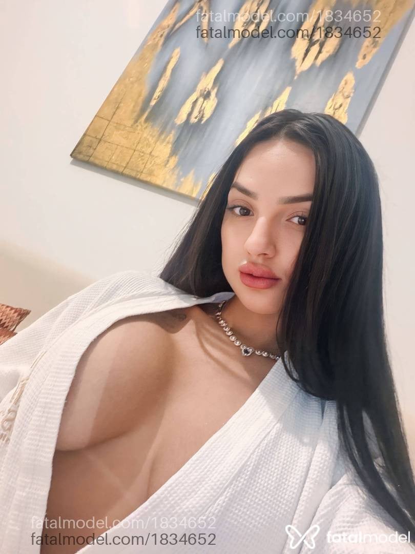 Acompanhante mulher com cabelo castanho de olhos mel - Luana Garcia