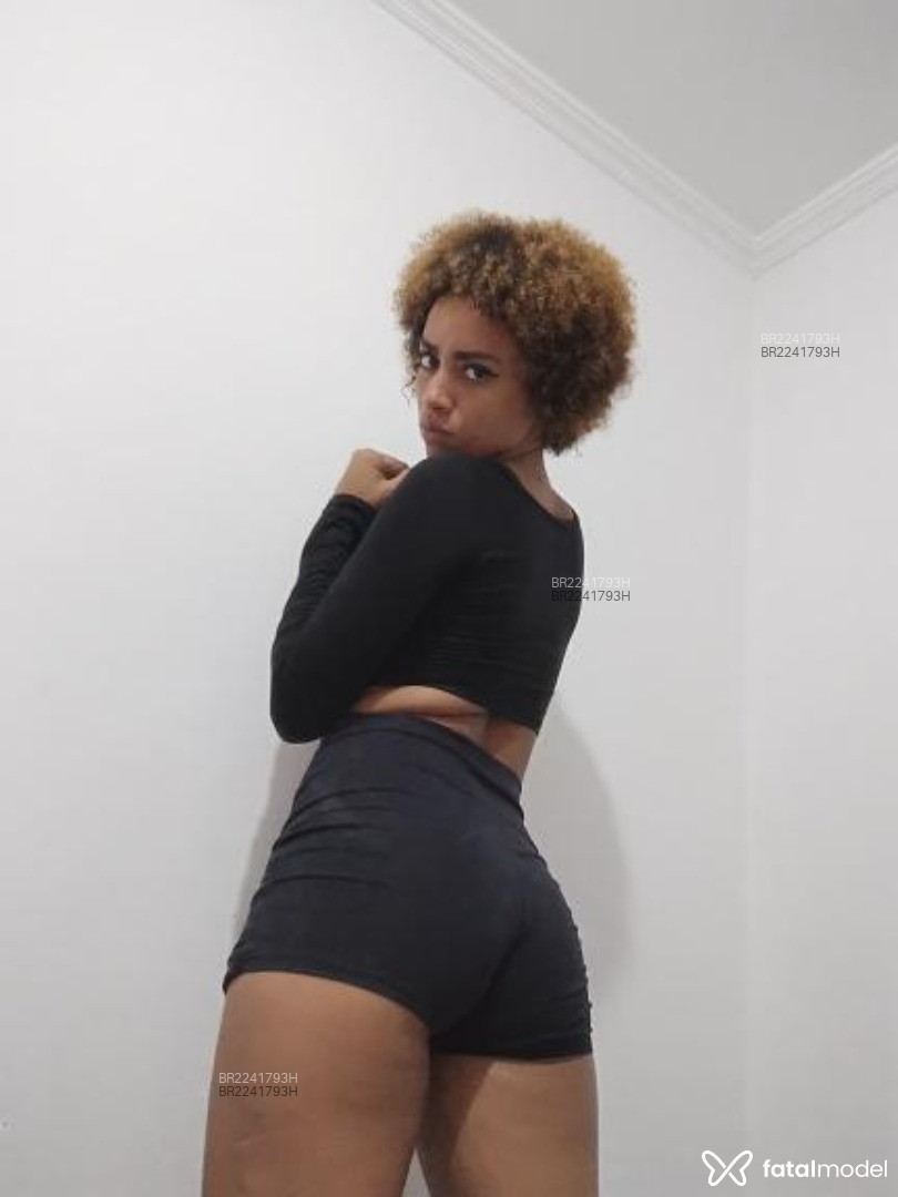 Acompanhante mulher com cabelo castanho de olhos castanhos em São Paulo - Lavínia