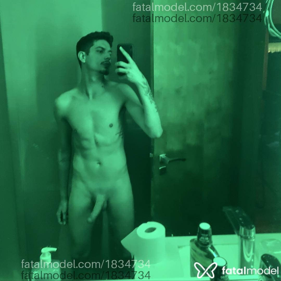 Acompanhante homem com cabelo castanho de olhos castanhos - Kayky Couto
