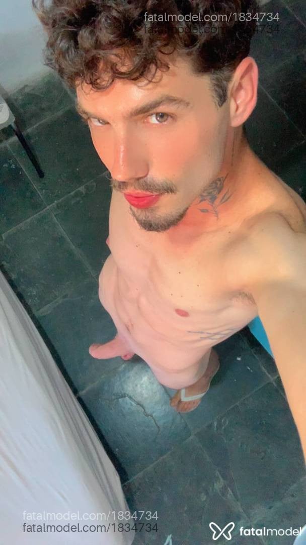 Acompanhante homem com cabelo castanho de olhos castanhos - Kayky Couto