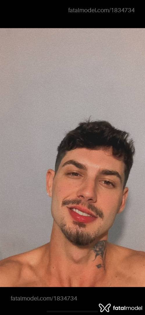 Acompanhante homem com cabelo castanho de olhos castanhos - Kayky Couto