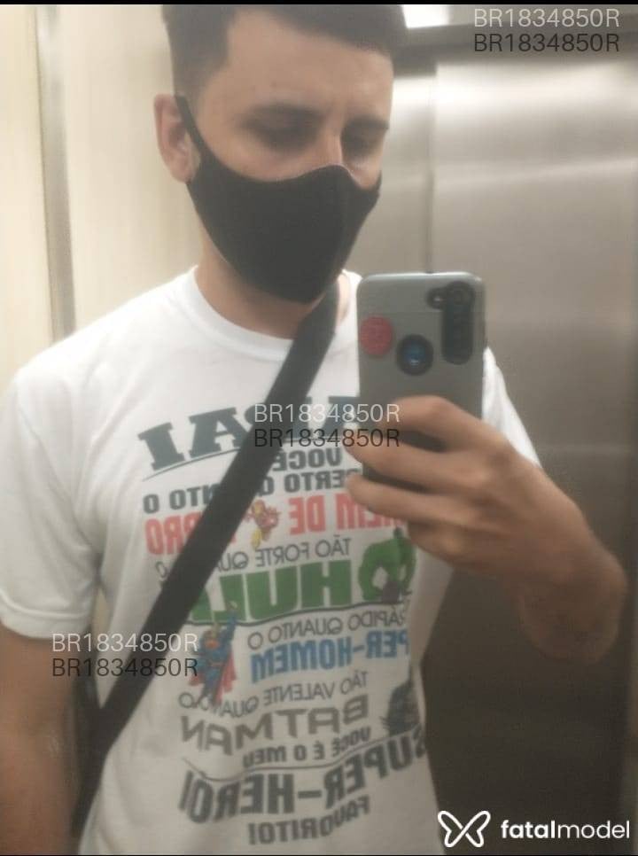 Acompanhante homem com cabelo castanho de olhos castanhos em Rio de Janeiro Acompanhante homem com cabelo castanho de olhos castanhos em Rio de Janeiro - Talles