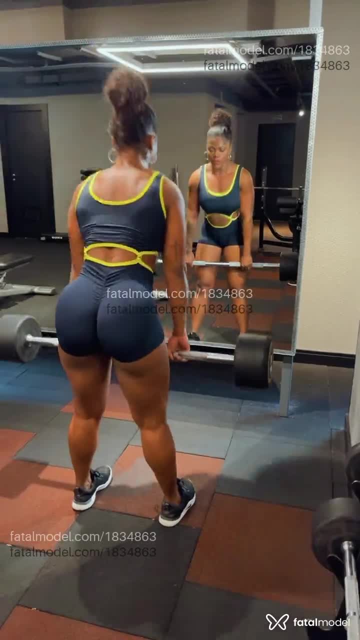 Acompanhante mulher com cabelo castanho de olhos castanhos em São Paulo - Brysa Sousa