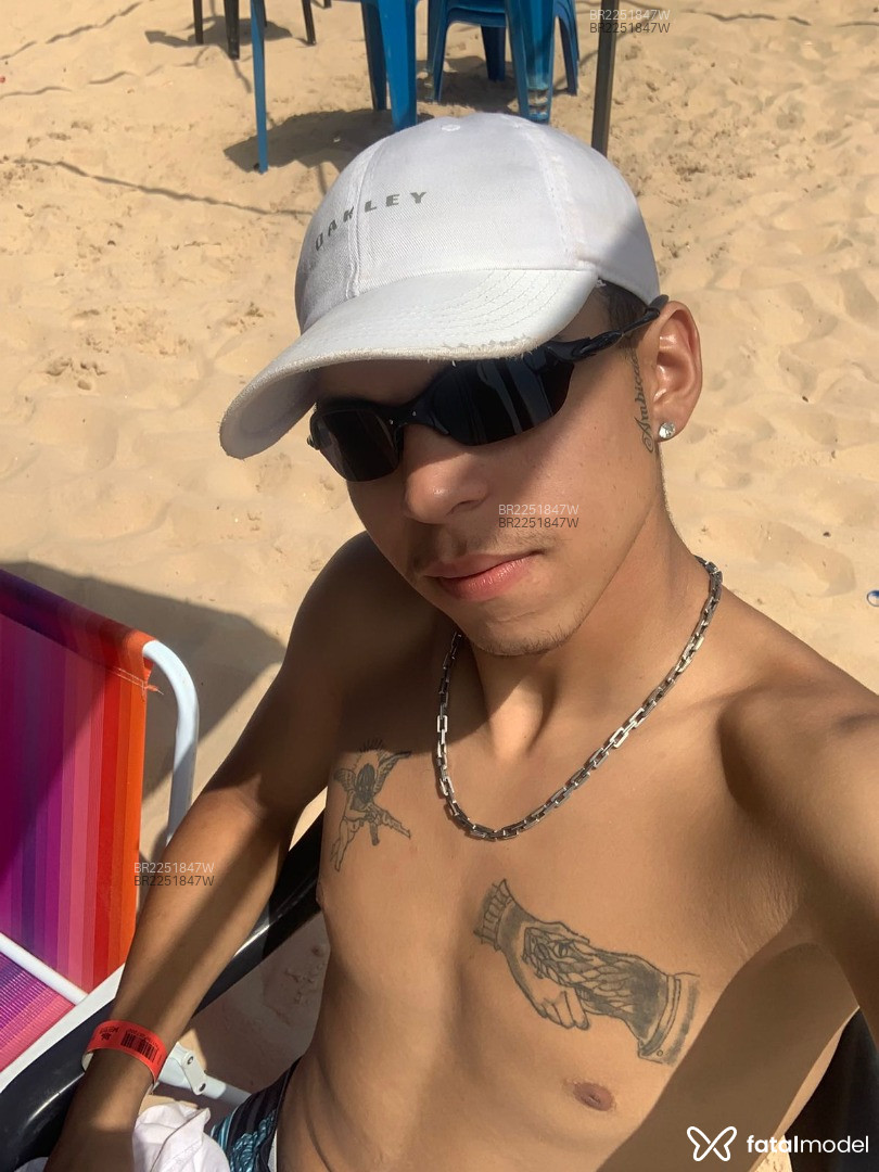 Acompanhante homem morena (o) de olhos castanhos em Maringá - Boladin