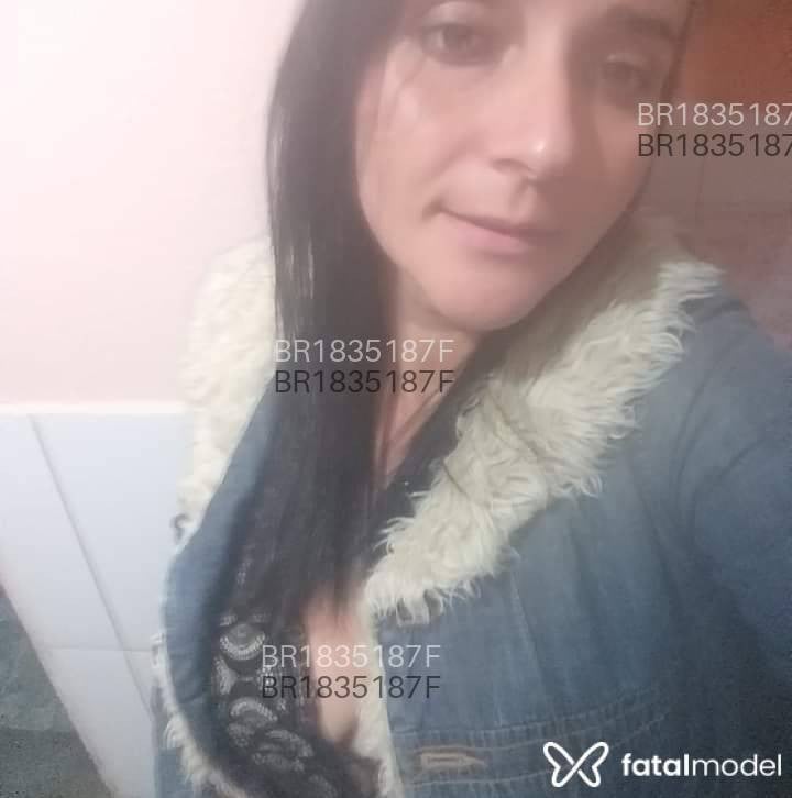 Acompanhante mulher morena (o) de olhos verdes em Virtual Acompanhante mulher morena (o) de olhos verdes em Virtual - Bebygat