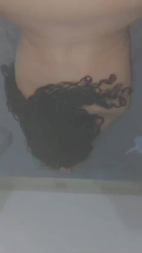 Acompanhante mulher morena (o) de olhos castanhos - Lívia