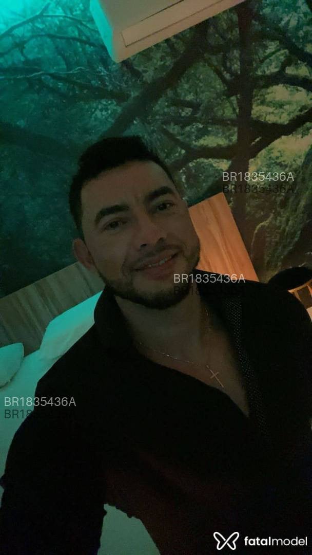 Acompanhante homem morena (o) de olhos castanhos em Cascavel - Plaza