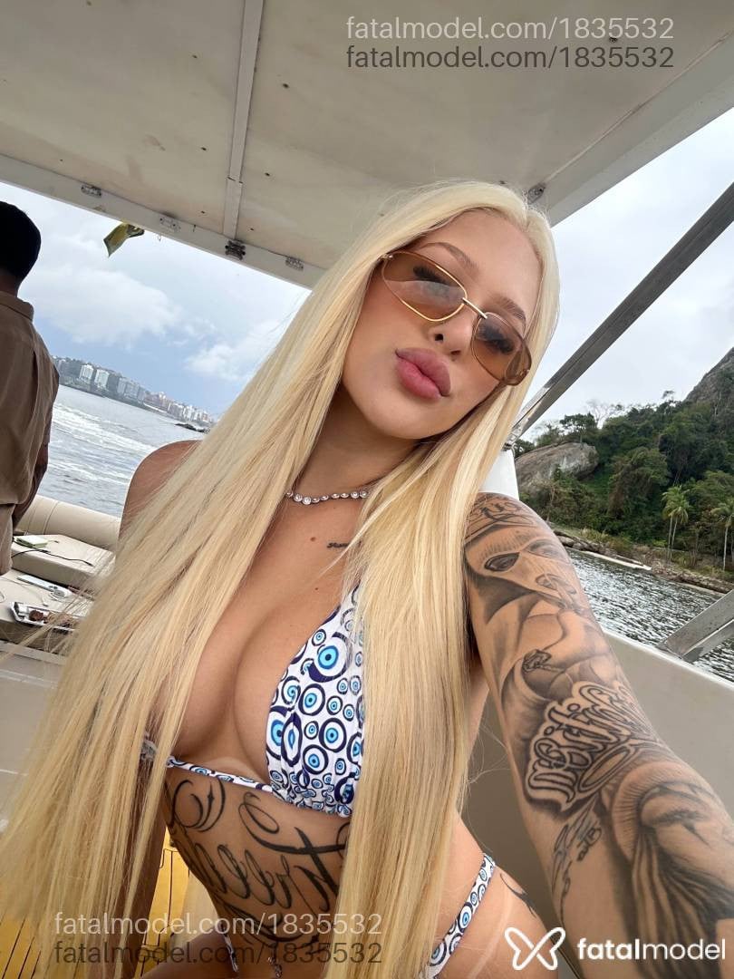 Acompanhante mulher loira (o) de olhos verdes - Camila Lovatelli