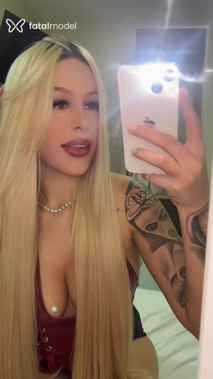 Acompanhante mulher loira (o) de olhos verdes - Camila Lovatelli Acompanhante mulher loira (o) de olhos verdes - Camila Lovatelli