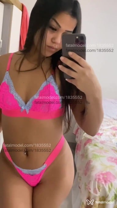 Acompanhante mulher morena (o) de olhos castanhos em Balneário Piçarras - Yasmín