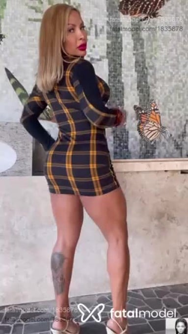Acompanhante mulher loira (o) de olhos castanhos - Abandidadofunk