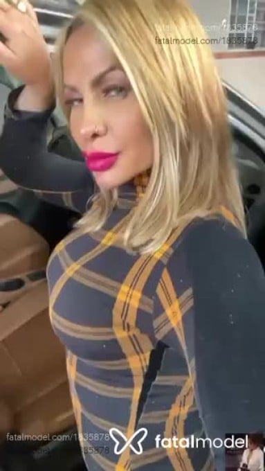 Acompanhante mulher loira (o) de olhos castanhos - Abandidadofunk