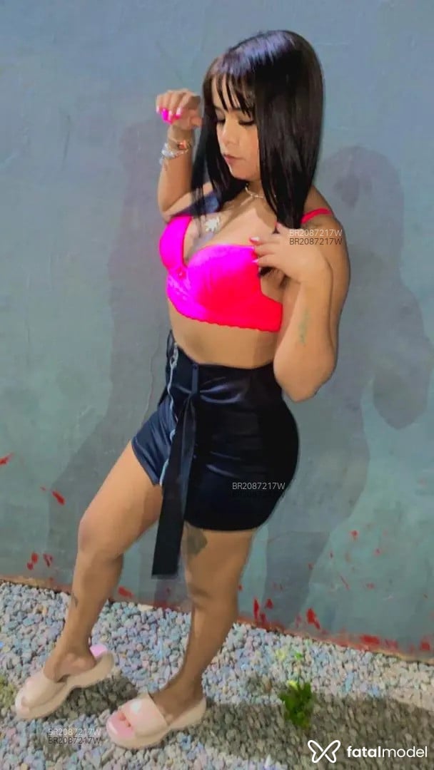 Acompanhante mulher com cabelo castanho de olhos castanhos em Tubarão - Morena