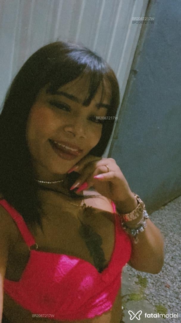 Acompanhante mulher com cabelo castanho de olhos castanhos em Tubarão - Morena