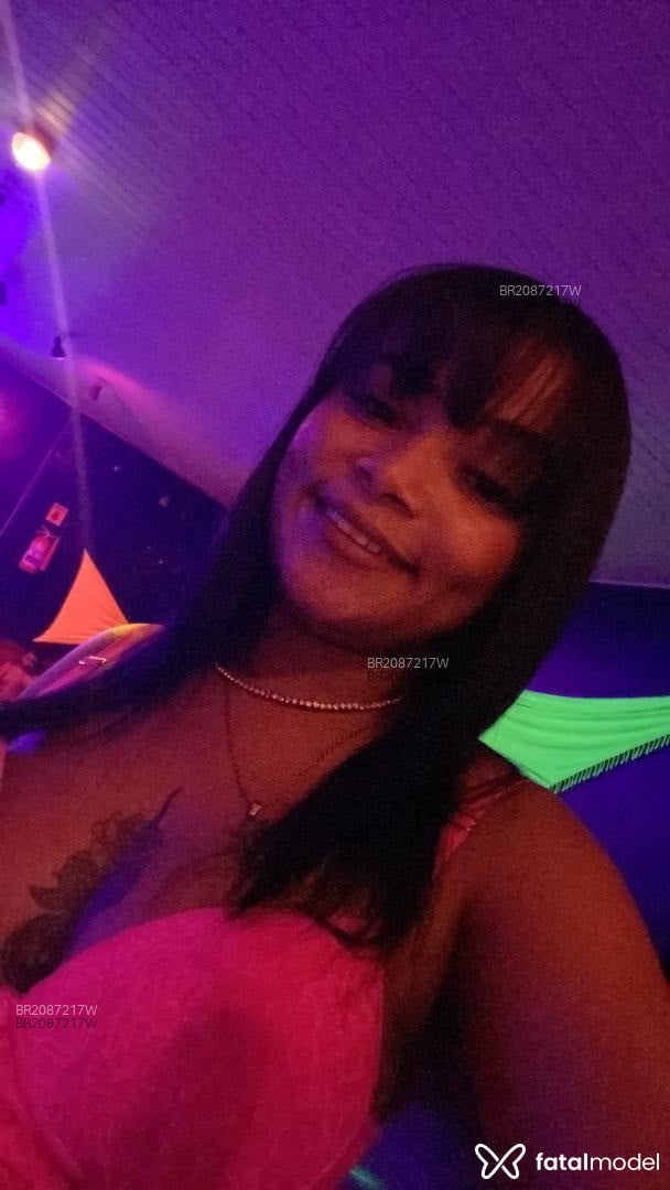 Acompanhante mulher com cabelo castanho de olhos castanhos em Tubarão - Morena
