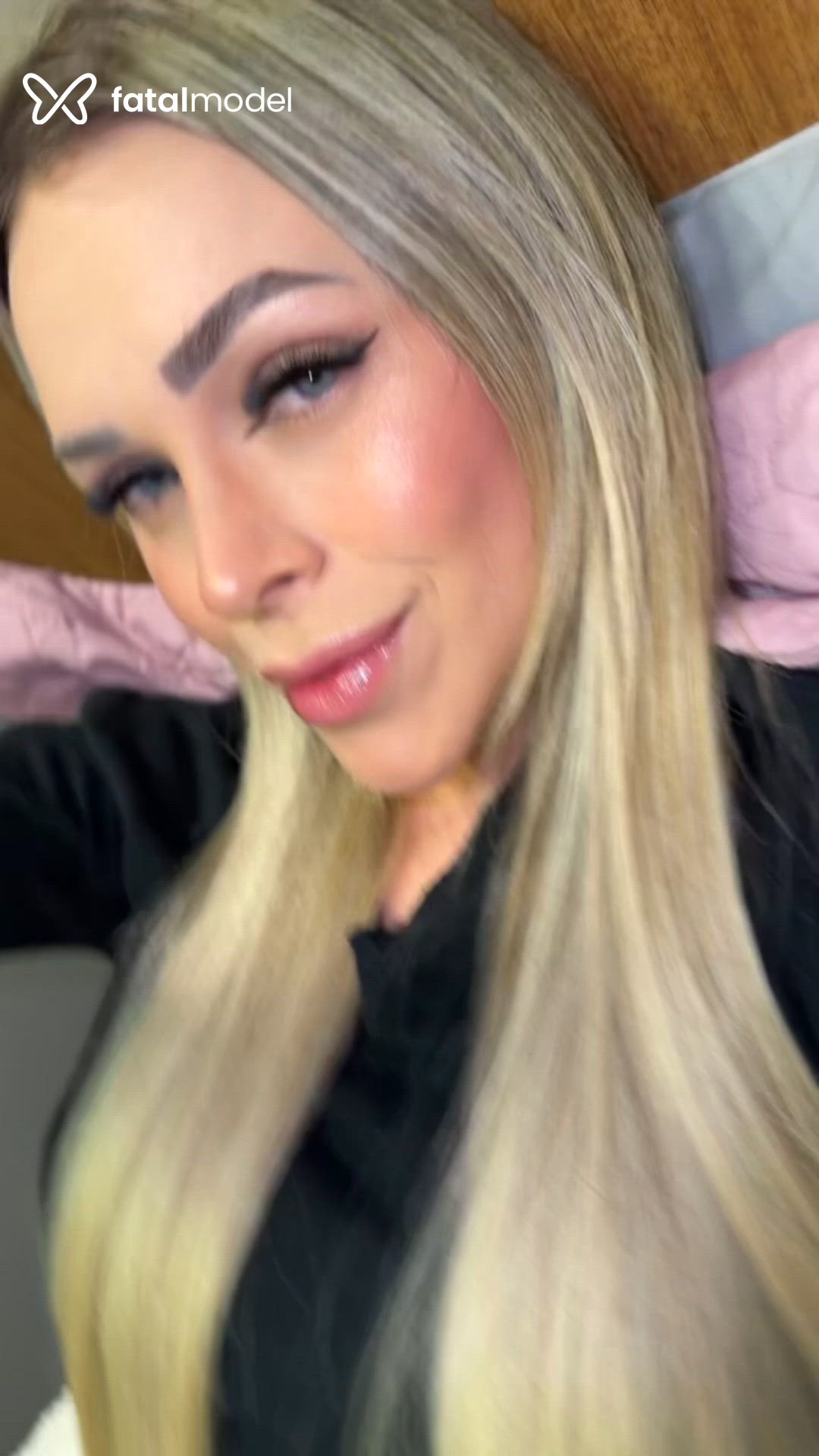 Acompanhante mulher loira (o) de olhos azuis em Londrina Acompanhante mulher loira (o) de olhos azuis em Londrina - Priscila