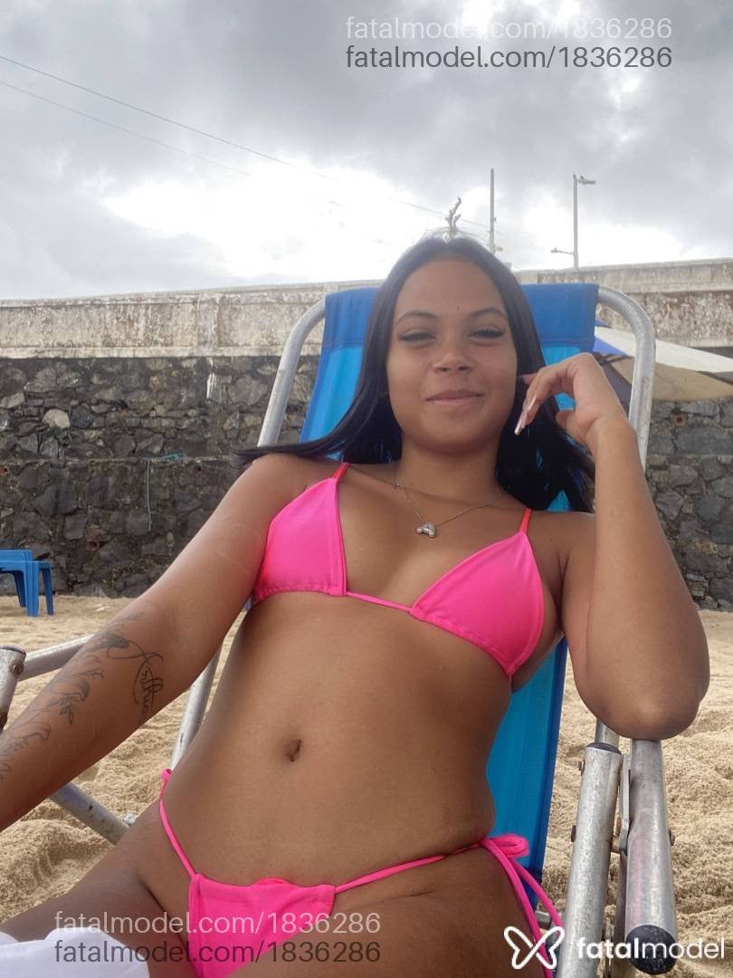 Acompanhante mulher morena (o) de olhos pretos em Salvador - Júlia