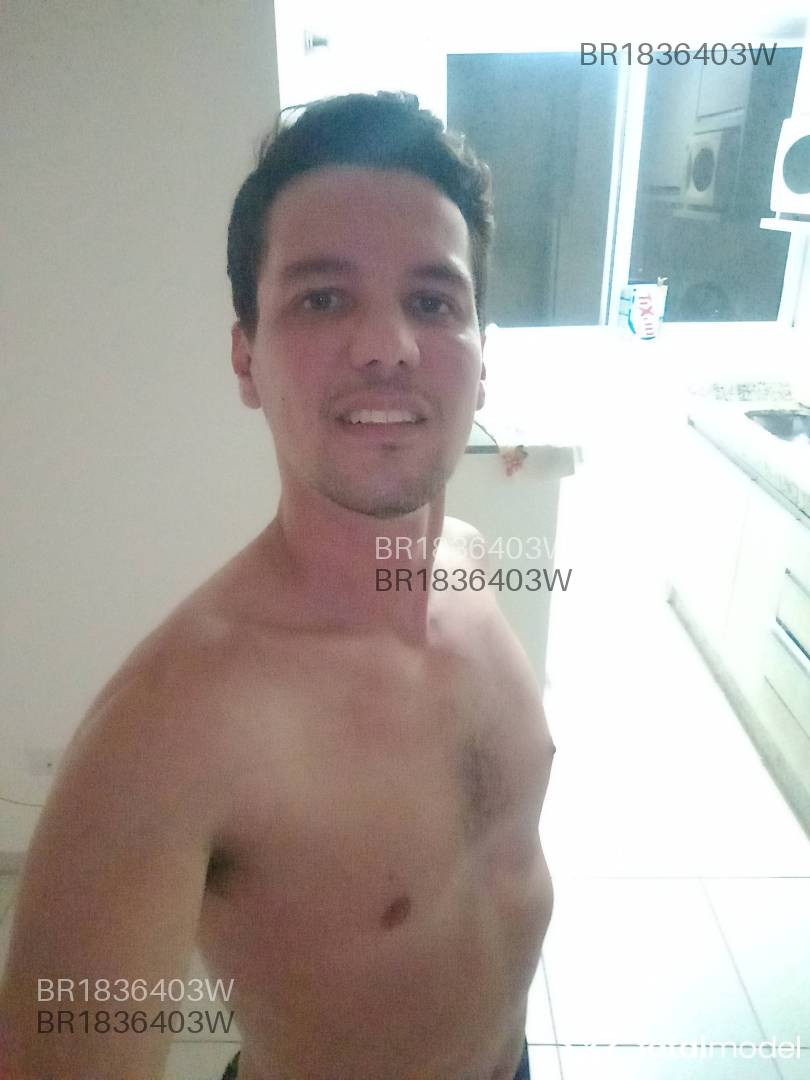 Acompanhante homem morena (o) de olhos castanhos em Maringá - Rique Monteiro