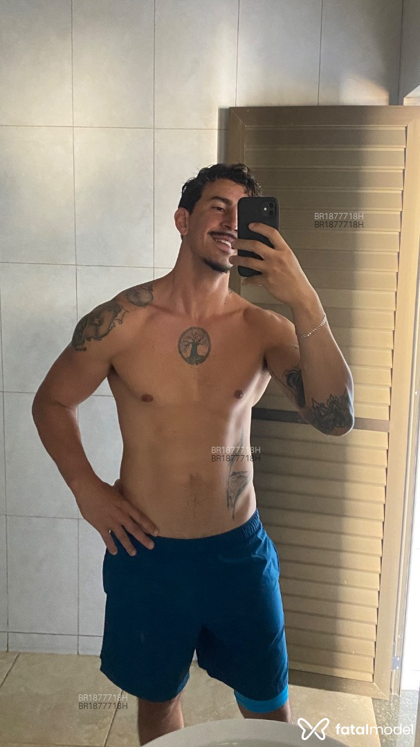 Acompanhante homem com cabelo castanho de olhos castanhos em Florianópolis - Lucas