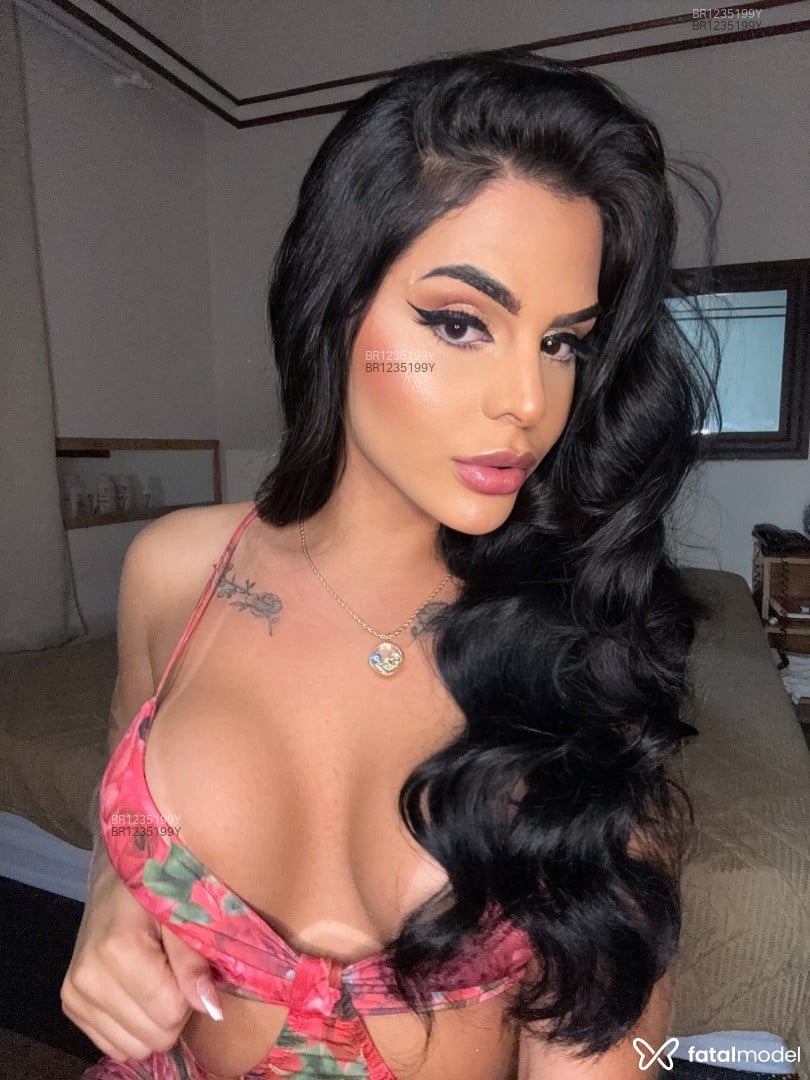 Acompanhante mulher trans morena (o) de olhos castanhos em Rio de Janeiro - Julia Gllock