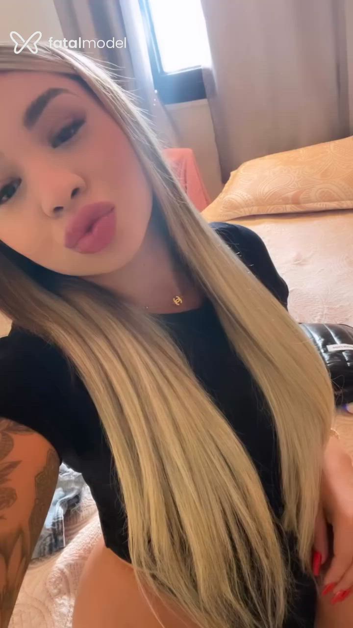 Acompanhante mulher com cabelo castanho de olhos castanhos em Teixeira de Freitas - Estrela