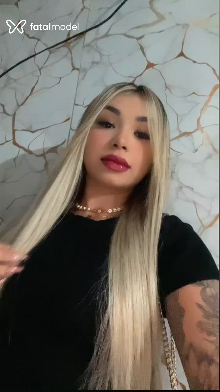 Acompanhante mulher com cabelo castanho de olhos castanhos - Estrela