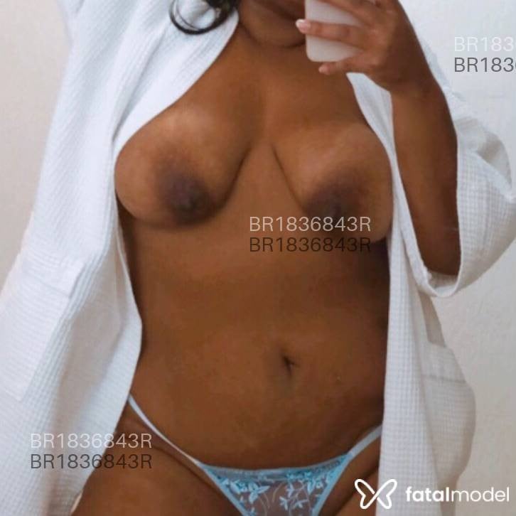 Acompanhante mulher morena (o) de olhos pretos em Virtual Acompanhante mulher morena (o) de olhos pretos em Virtual - Livia Curvy