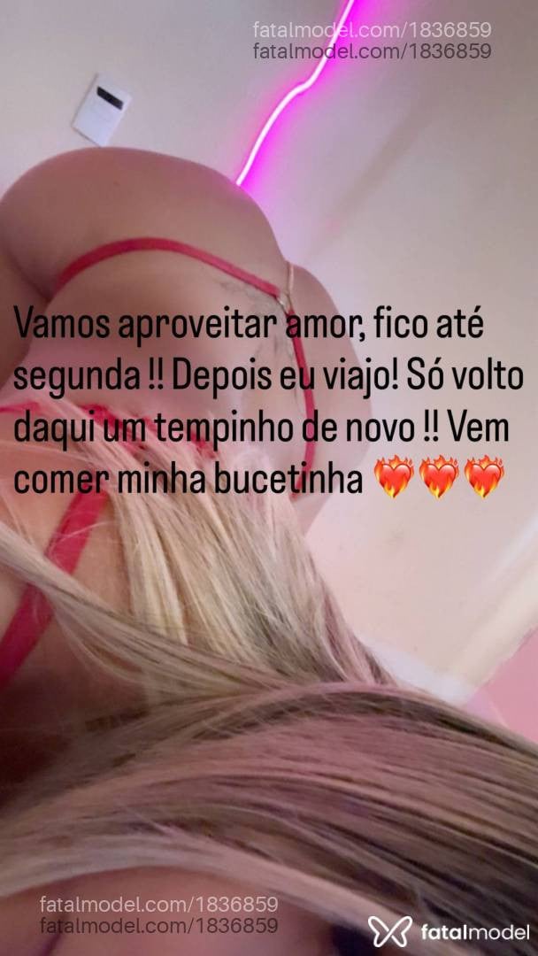 Acompanhante mulher loira (o) de olhos castanhos - Letícia