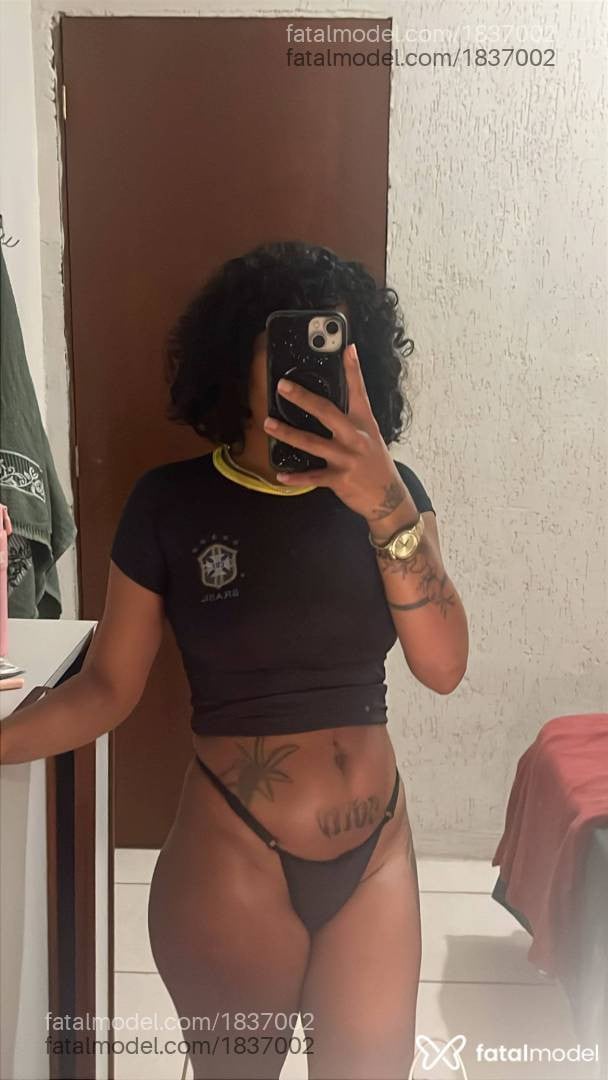 Acompanhante mulher morena (o) de olhos castanhos em São José - Raquel