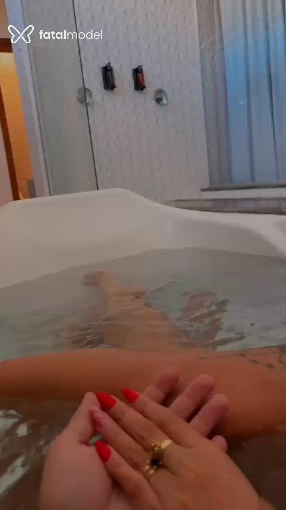 Acompanhante mulher com cabelo castanho de olhos castanhos - Colombianita Acompanhante mulher com cabelo castanho de olhos castanhos - Colombianita