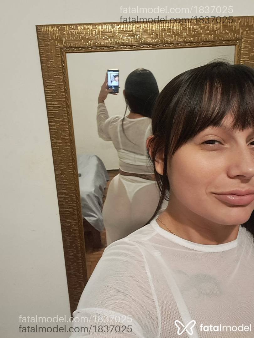 Acompanhante mulher com cabelo castanho de olhos castanhos - Colombianita
