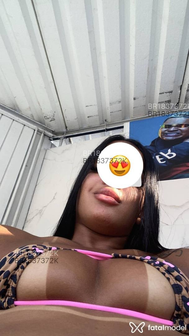 Acompanhante mulher morena (o) de olhos pretos em Volta Redonda - Débora Mendes