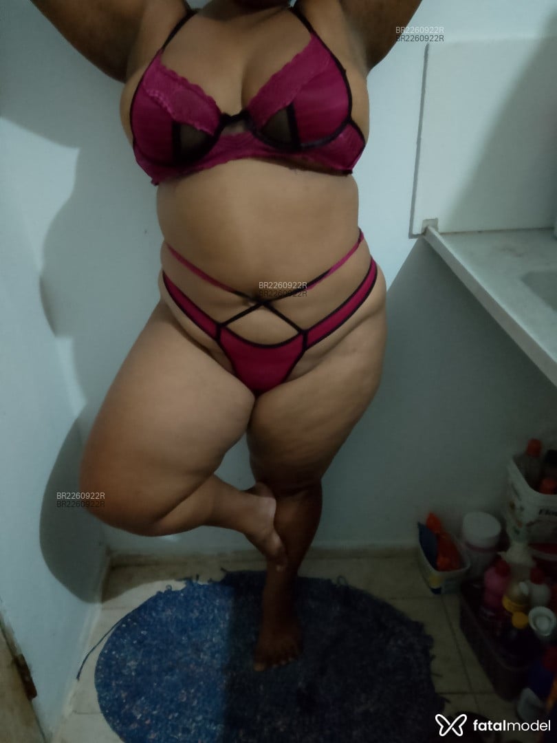 Acompanhante mulher com cabelo castanho de olhos castanhos em São Luís Acompanhante mulher com cabelo castanho de olhos castanhos em São Luís - Lunna