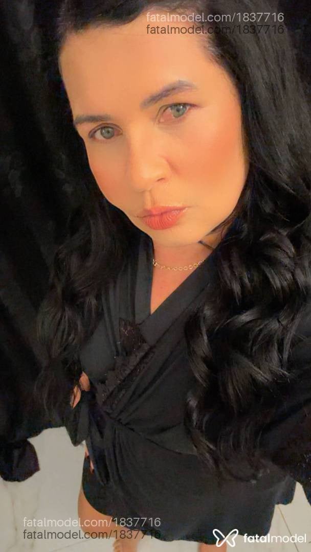 Acompanhante mulher morena (o) de olhos verdes - Larissa Bittencour