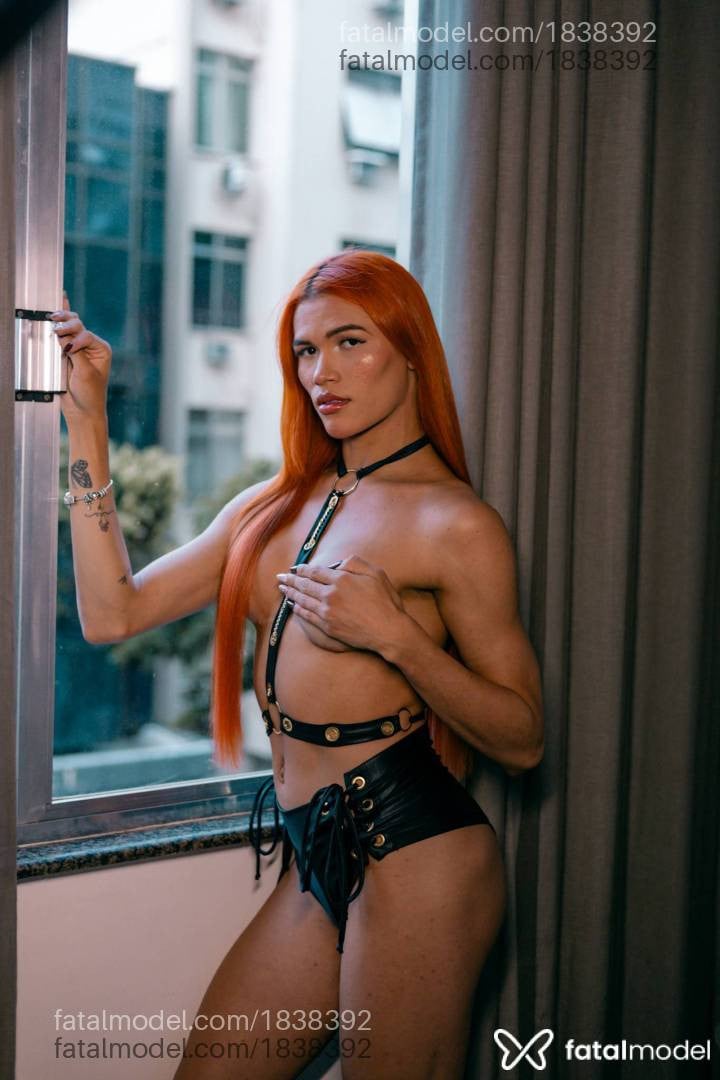 Acompanhante mulher trans ruiva (o) de olhos castanhos em Joinville - Julia Manauara